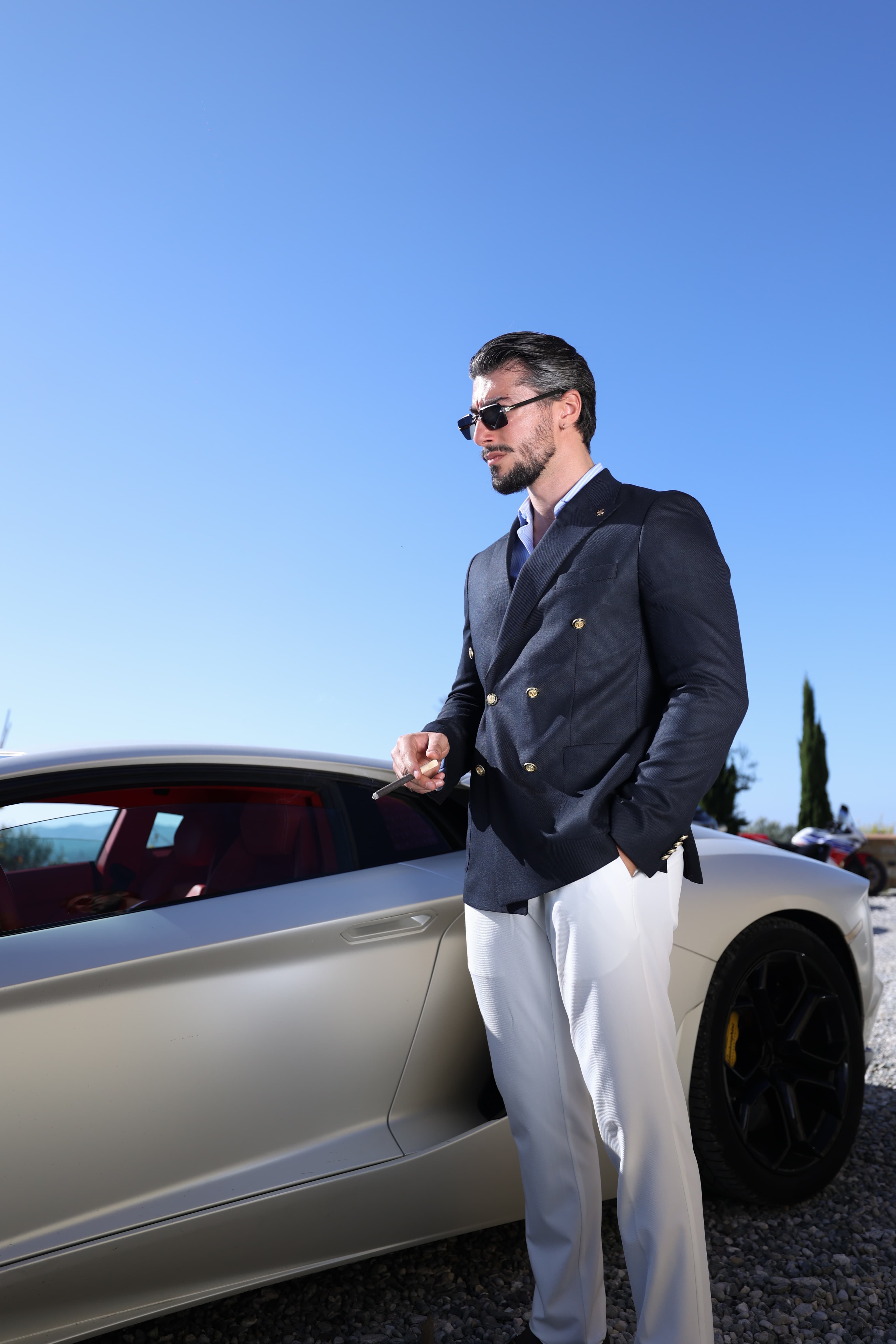 Mr. Mark Suits – Dyqani në Tiranë